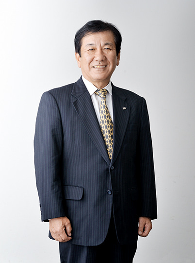 代表取締役社長 堆 誠一郎