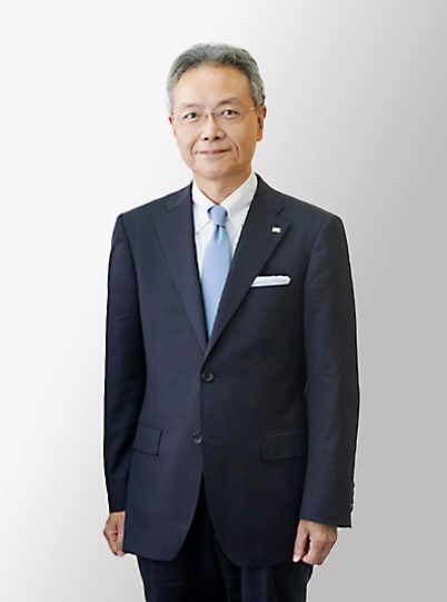 代表取締役社長 堆 誠一郎